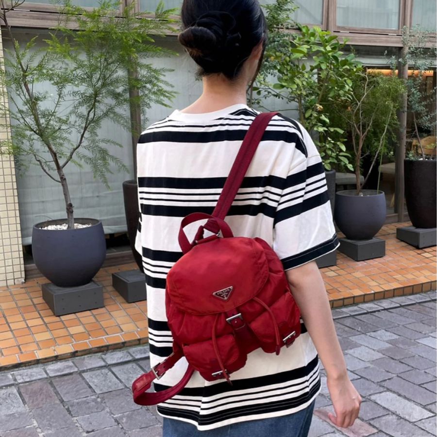 「JL精品代購」95新 Prada 紅色 後背包-1
