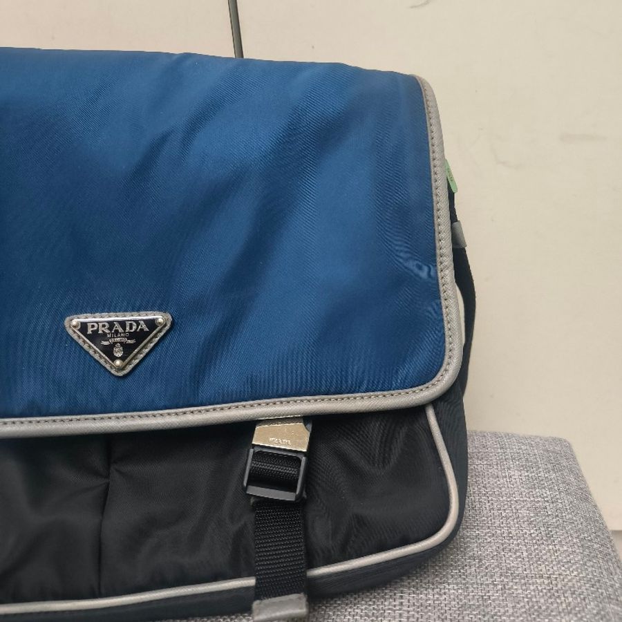 【8成新】㊣✨PRADA✨(附防塵袋)普拉達 拼色 寶藍色 帆布 皮革 雙釦 掀蓋式 郵差包 肩背包 斜背包 /二手包/二手精品🌳二手樹屋🌳-12