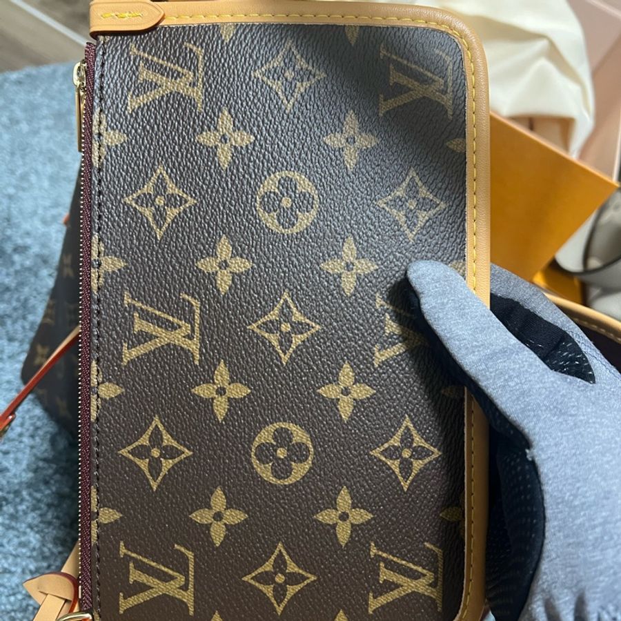 LV carryall pm-11