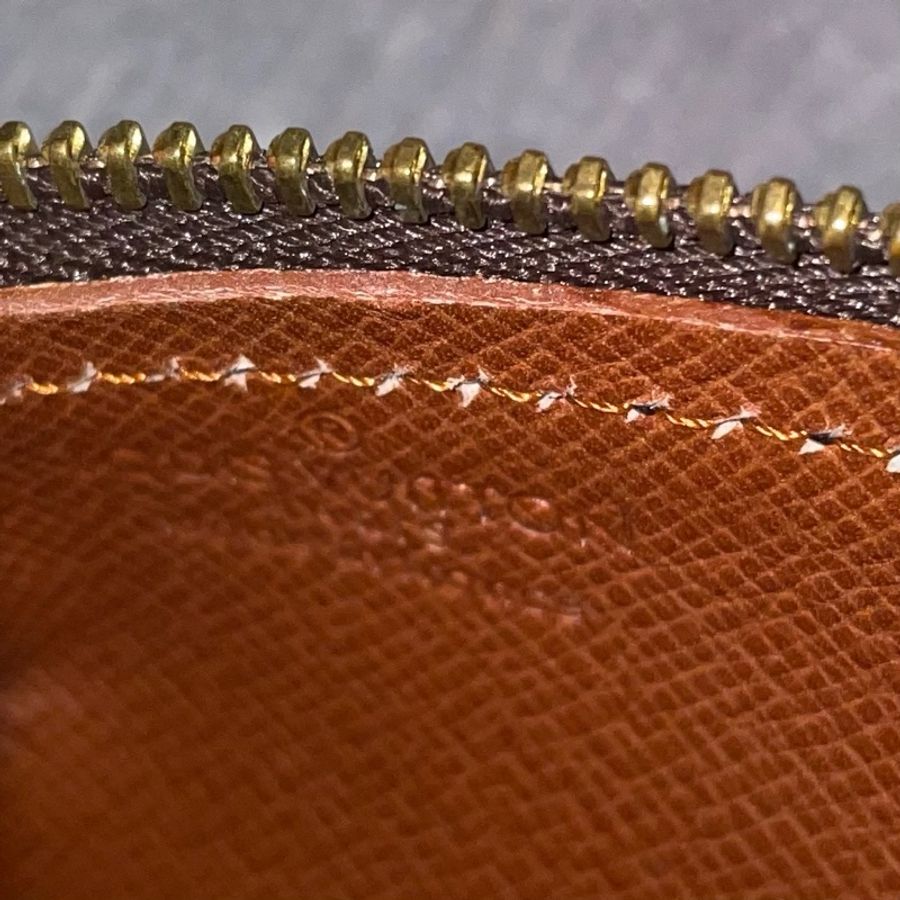LV Louis Vuitton Monogram Micro Popillon Coin Case 零錢包/迷你圓筒包-10