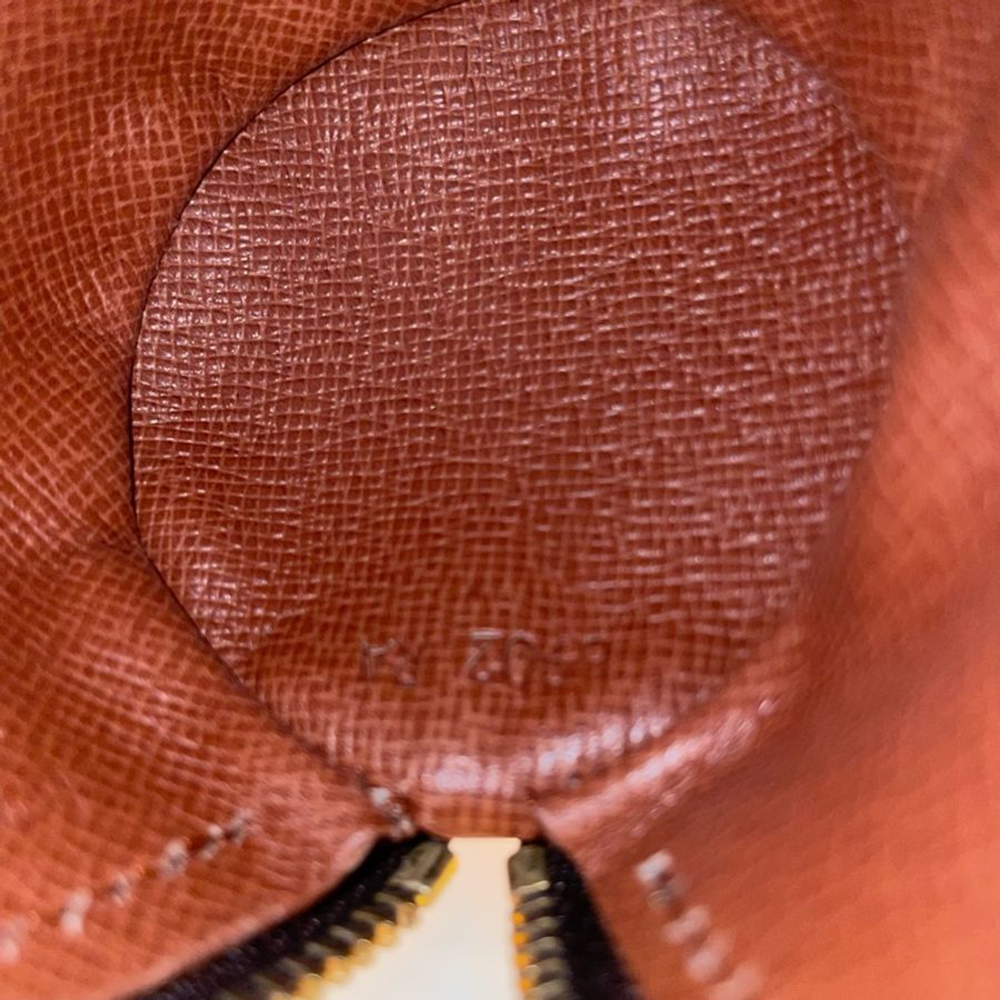 LV Louis Vuitton Monogram Micro Popillon Coin Case 零錢包/迷你圓筒包-11
