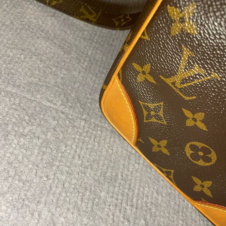 LV Louis Vuitton Monogram 斜背包/雙層相機包-9