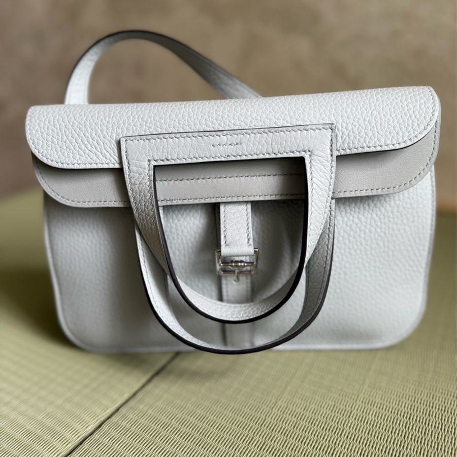 Hermes Halzan 25 W stamp-1