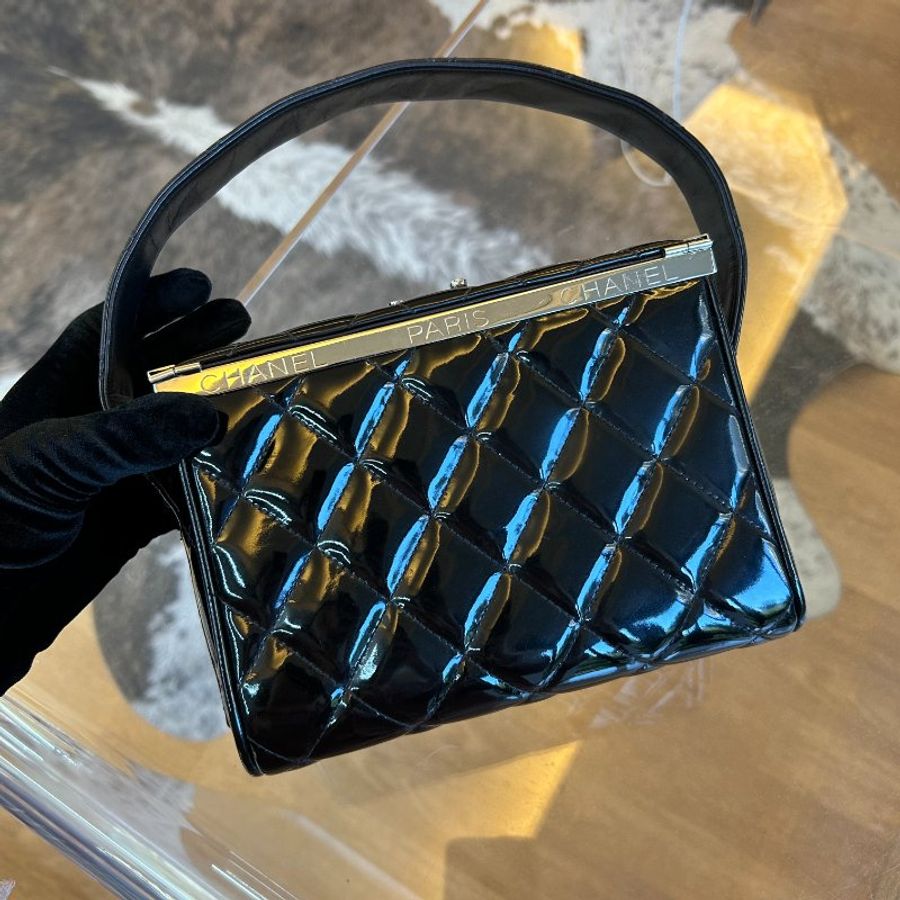 Chanel黑色漆皮菱格紋觀音包晚宴包-9
