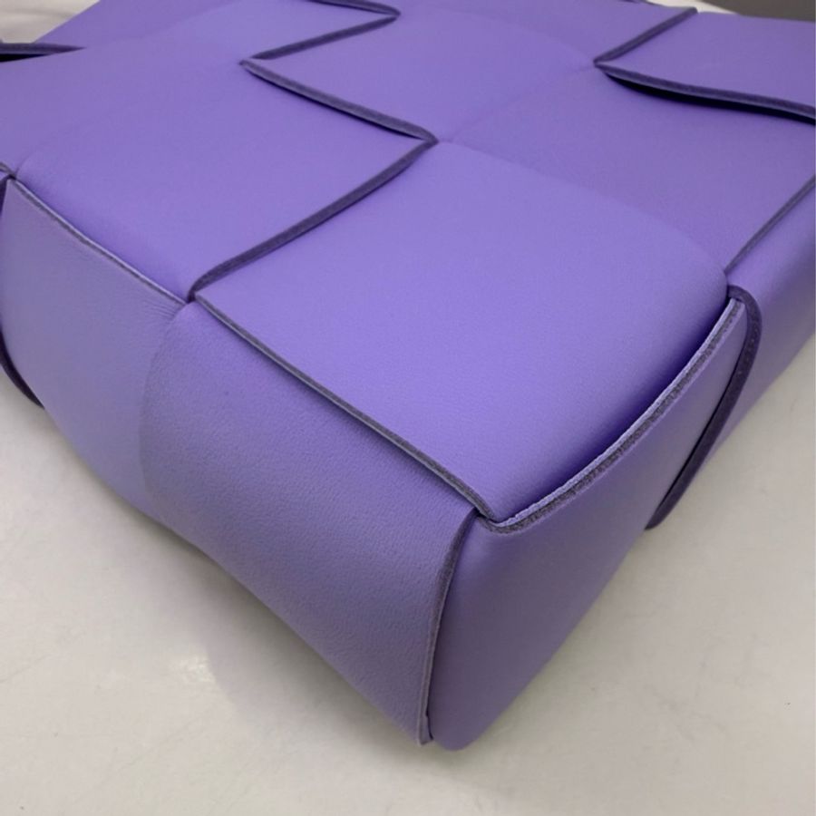 Bottega Veneta Cassette Crossbady Bag-14