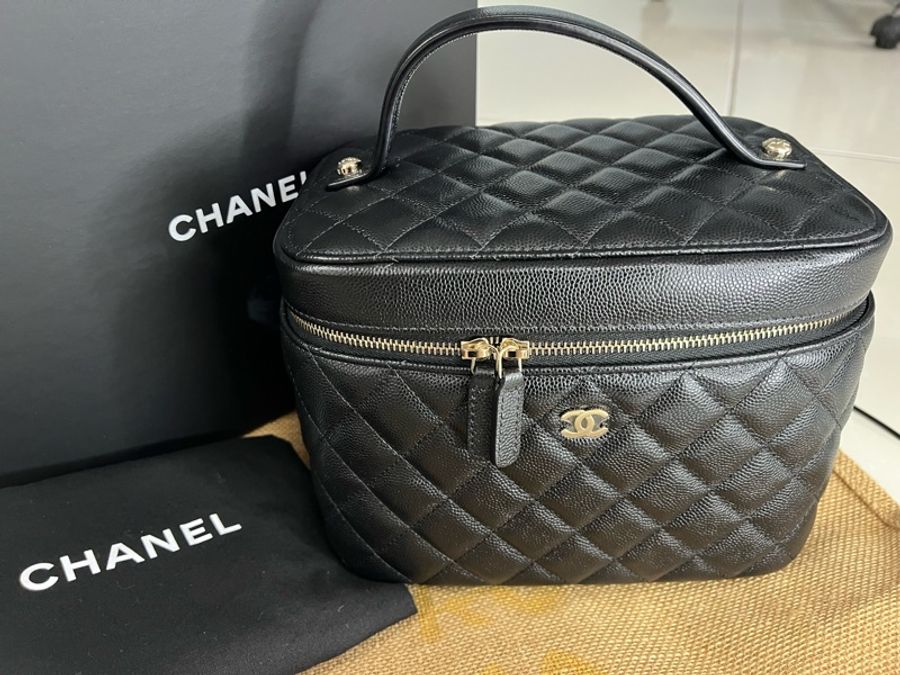 CHANEL 香奈兒 魚子醬 荔枝皮 化妝箱 （近新閑置品）-0