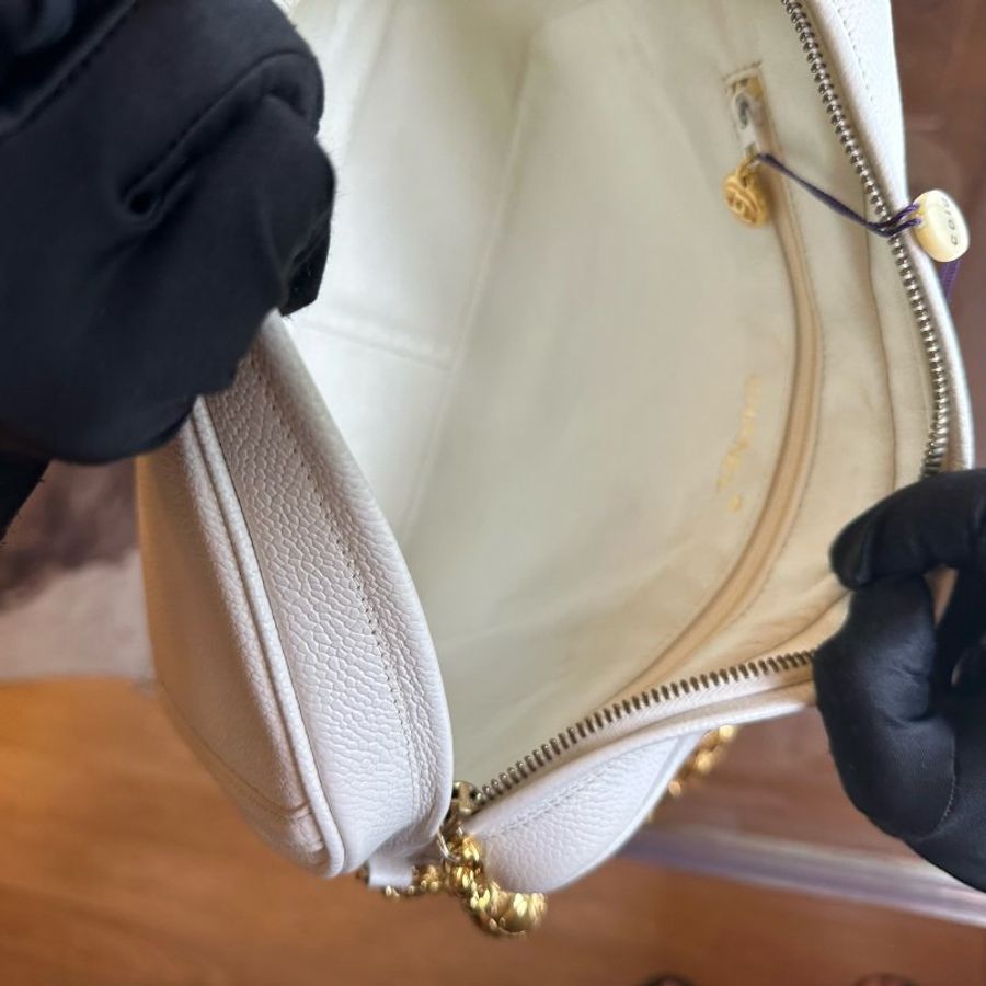 Chanel香奈兒魚子醬金球雕花鏈條相機包-8
