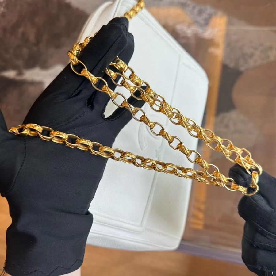 Chanel香奈兒魚子醬金球雕花鏈條相機包-15