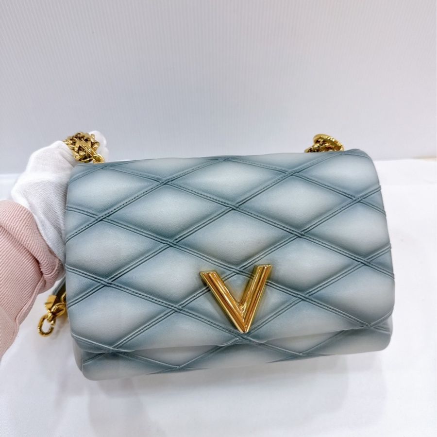 莉亞精品♡LV M24186 GO-14 旋轉磁吸口蓋包 九新-2