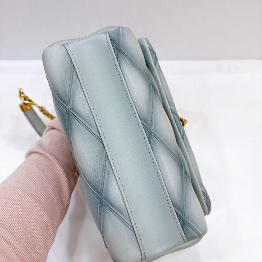 莉亞精品♡LV M24186 GO-14 旋轉磁吸口蓋包 九新-6