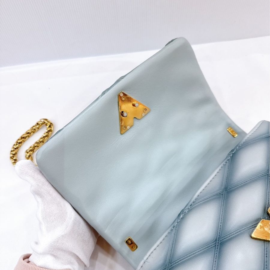 莉亞精品♡LV M24186 GO-14 旋轉磁吸口蓋包 九新-13