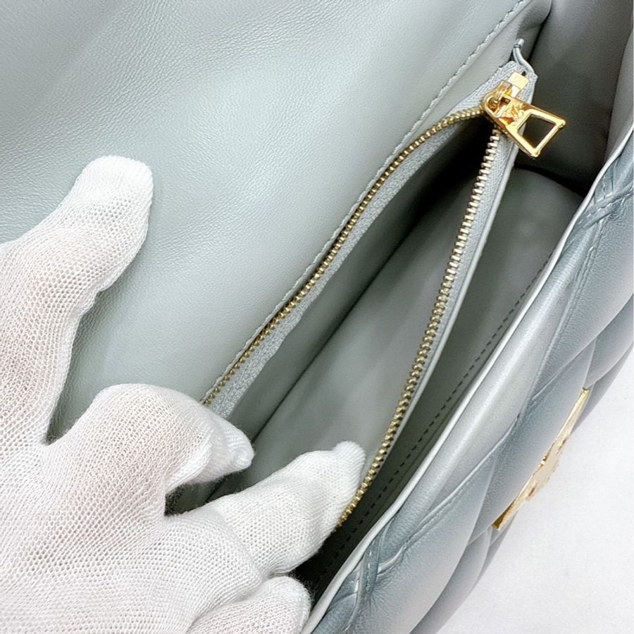 莉亞精品♡LV M24186 GO-14 旋轉磁吸口蓋包 九新-16