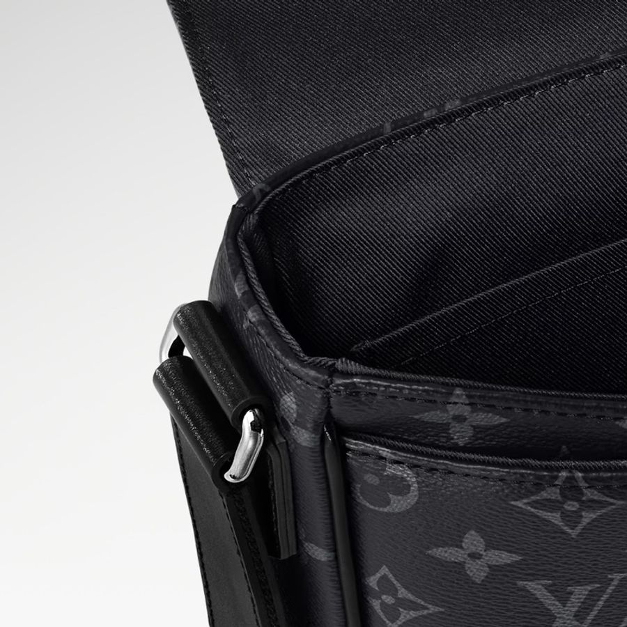 莉亞精品♡LV M46255 District PM 黑灰老花經典翻蓋磁吸郵差包 全新-4