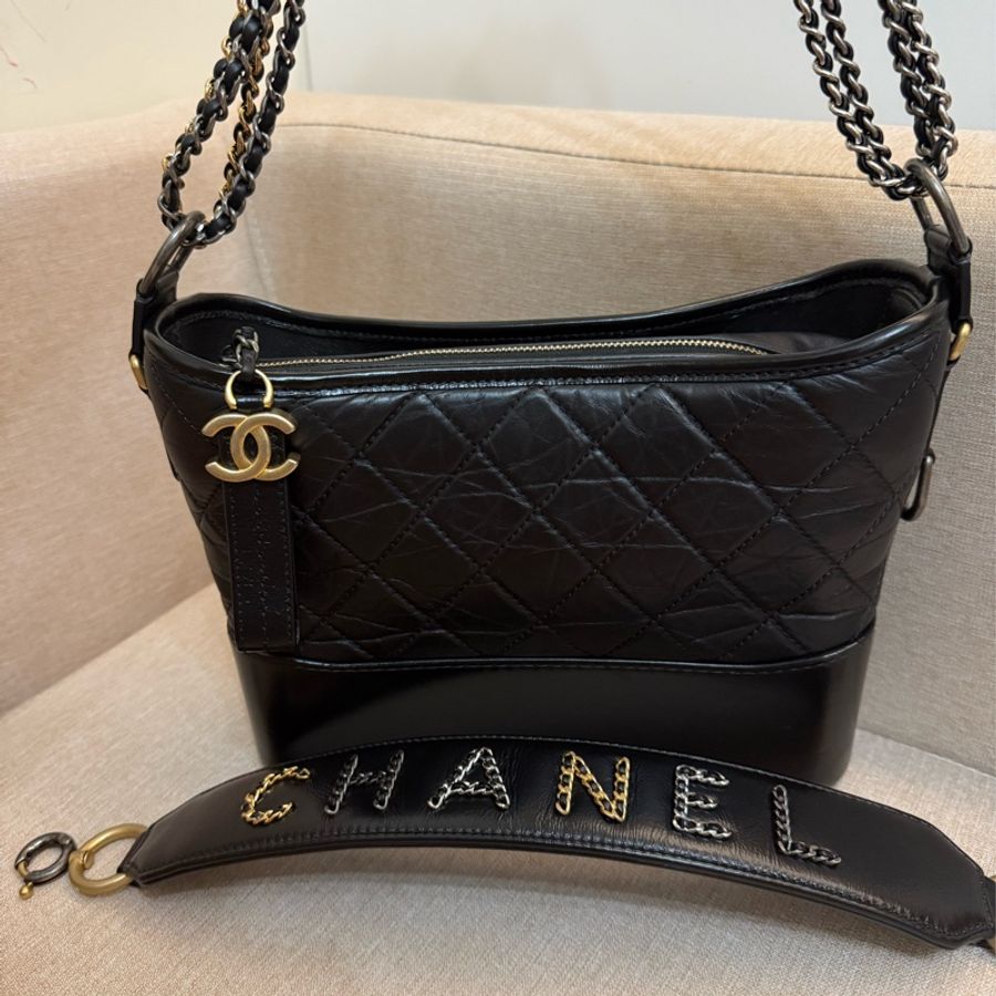 Chanel Gabrielle Hobo黑色流浪包新中小號-1