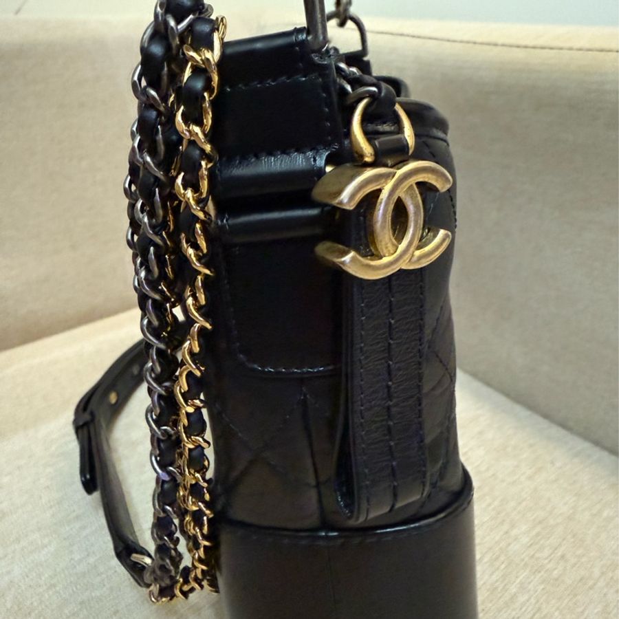 Chanel Gabrielle Hobo黑色流浪包新中小號-10