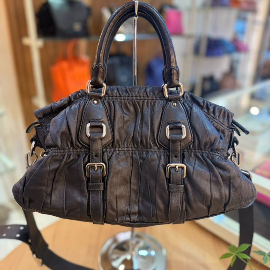【舊愛新歡】PRADA 黑色羊皮皺褶包-1