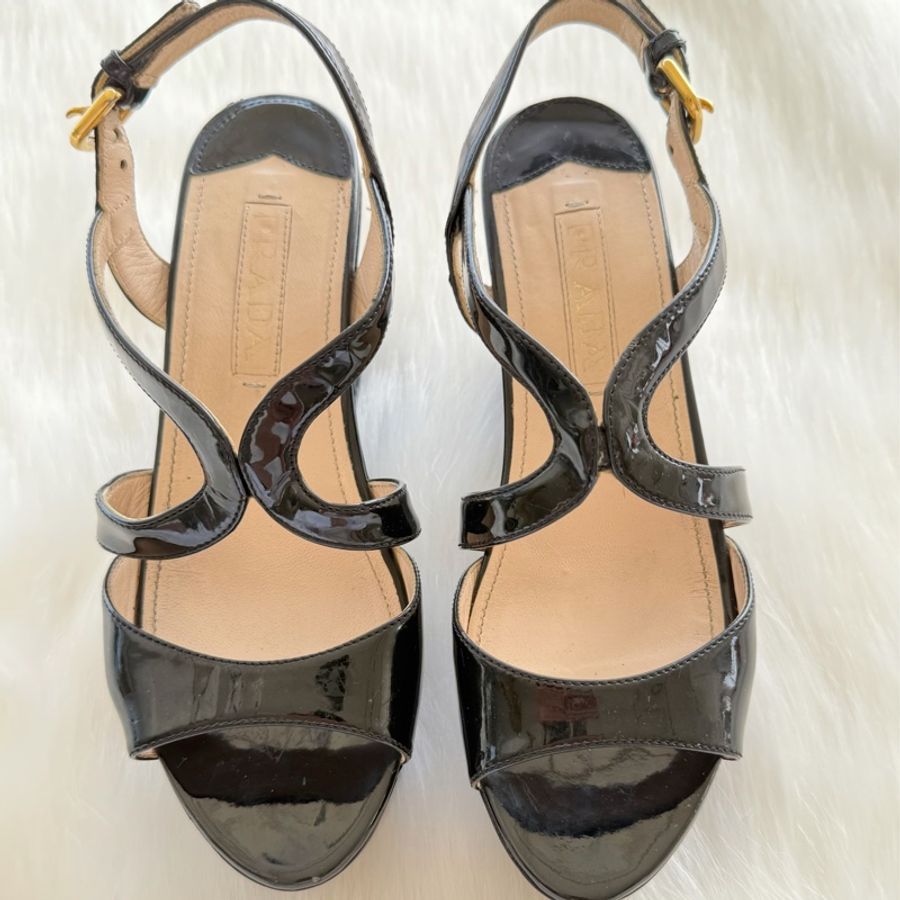 ［1.8折］PRADA 黑色漆皮高跟涼鞋 優雅氣質 36.5-0