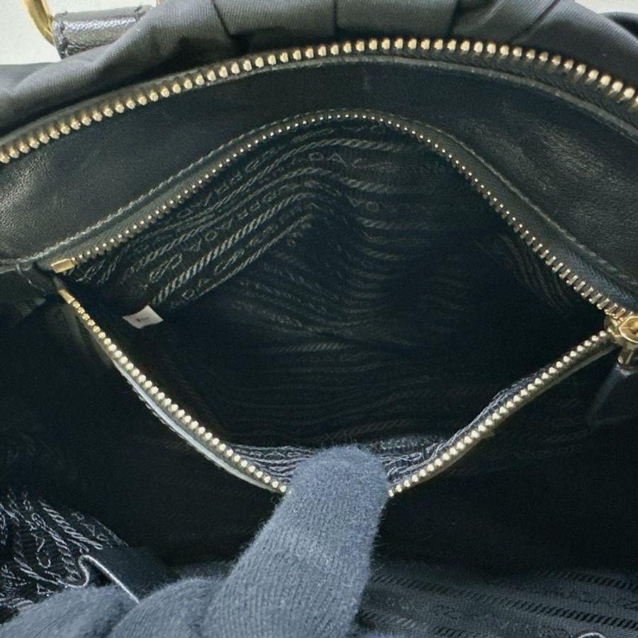 【PRADA 尼龍皺褶手提斜背包】-4