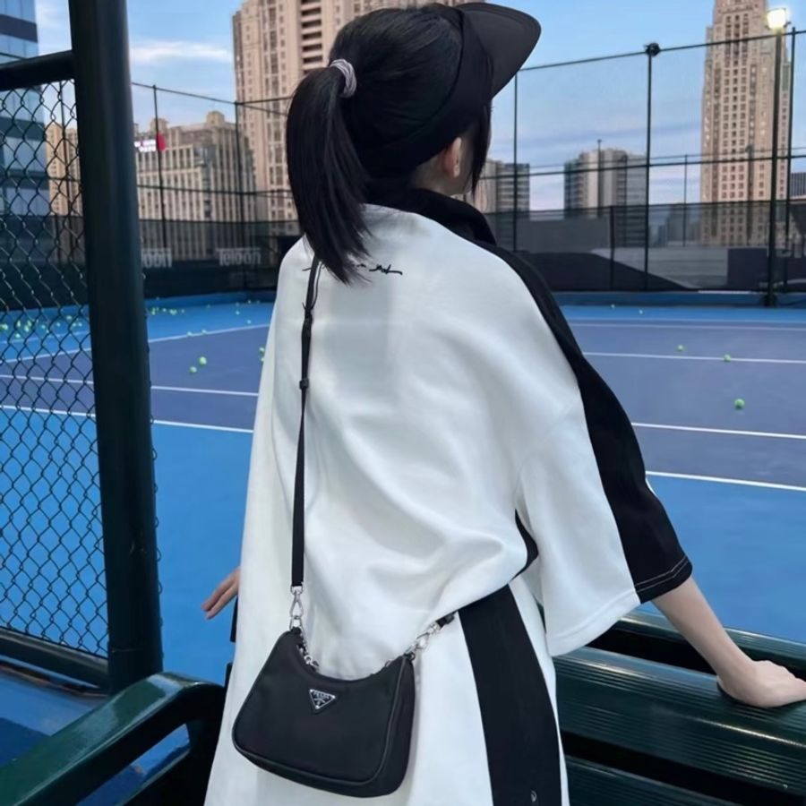 PRADA普拉達 Re-Edition 金屬三角形徽標-3