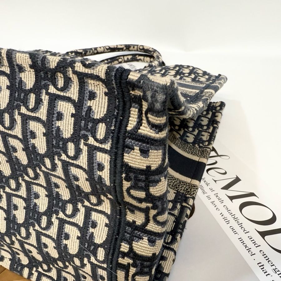 DIOR藍老花LOGO刺繡帆布大號Book Tote包-17