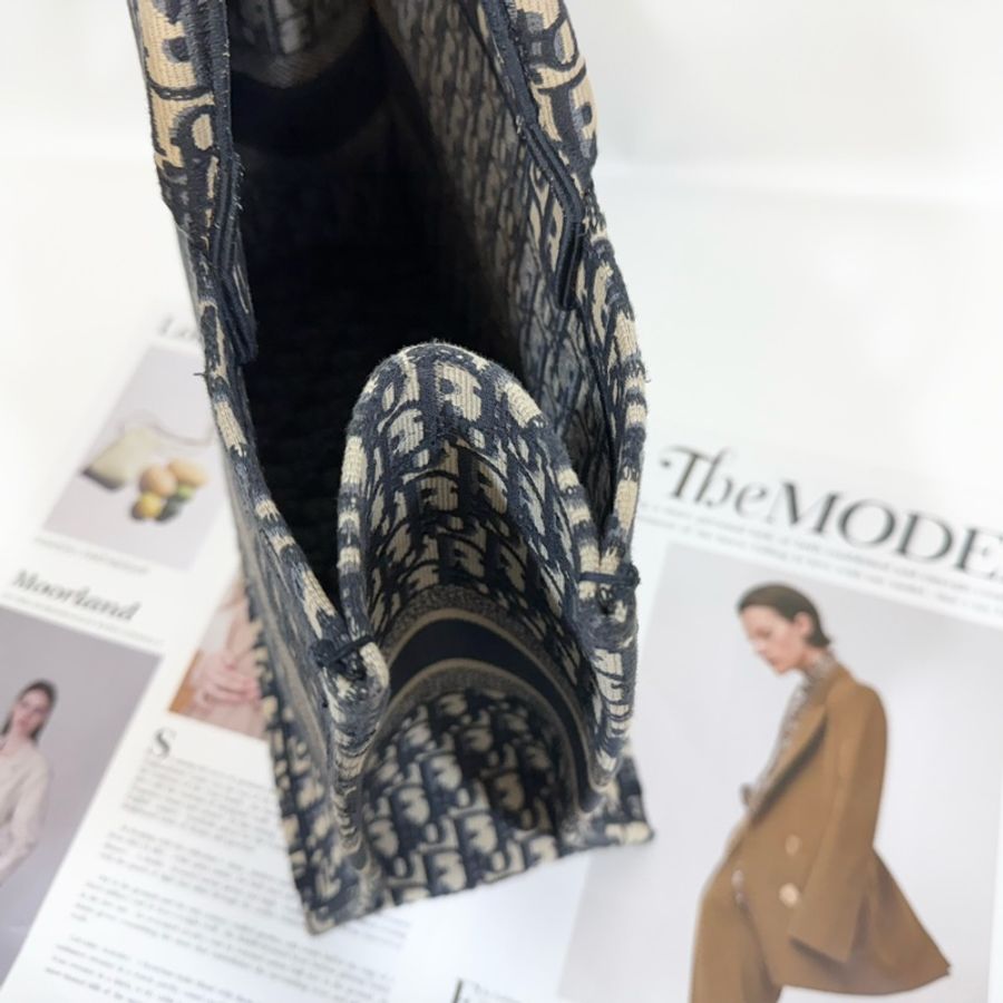 DIOR藍老花LOGO刺繡帆布大號Book Tote包-24