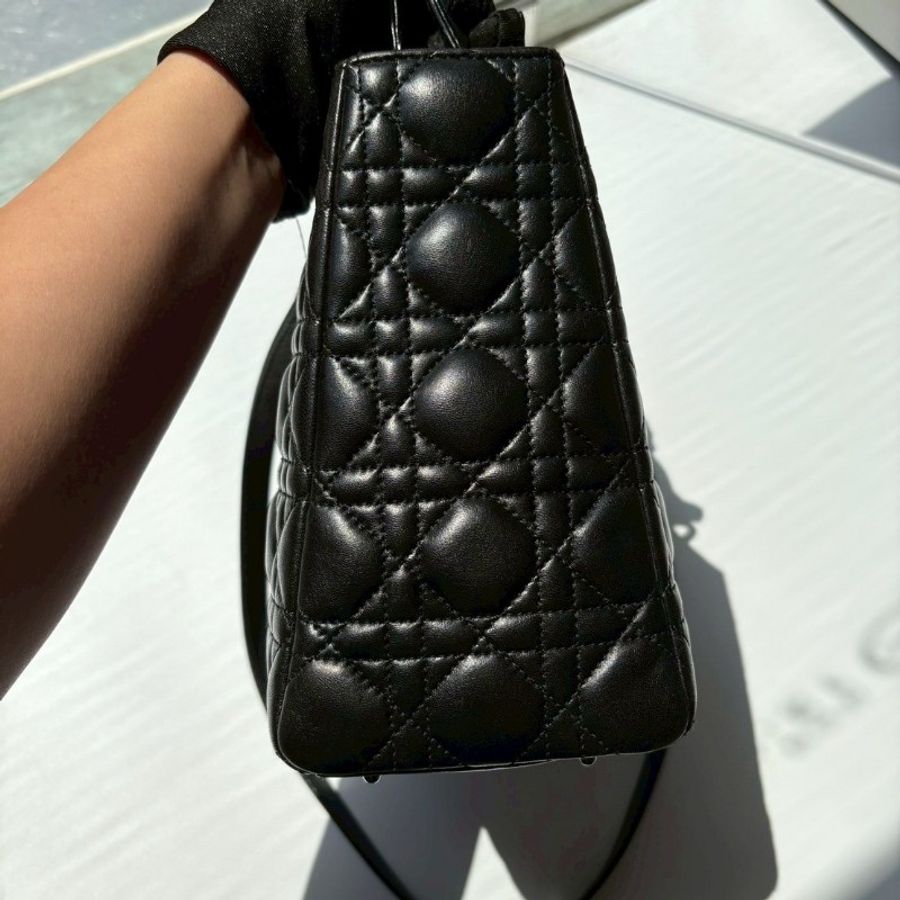 Dior 銀釦黑羊皮藤格紋戴妃包 25-21