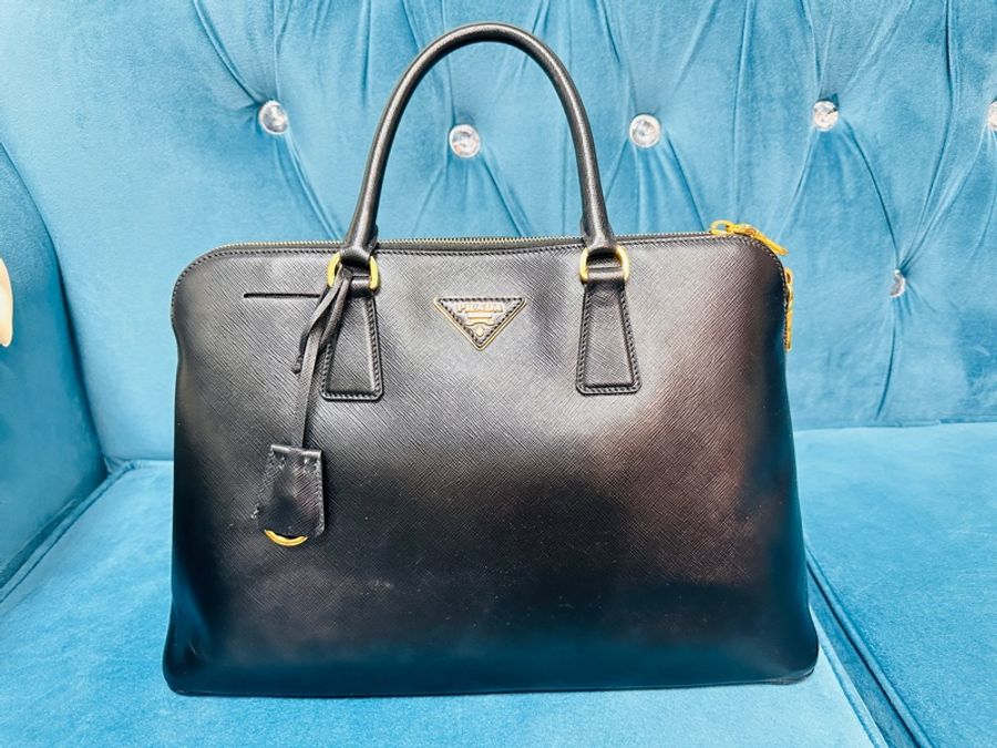 PRADA 黑色防刮牛皮金釦貝殼包 專櫃165000$-0