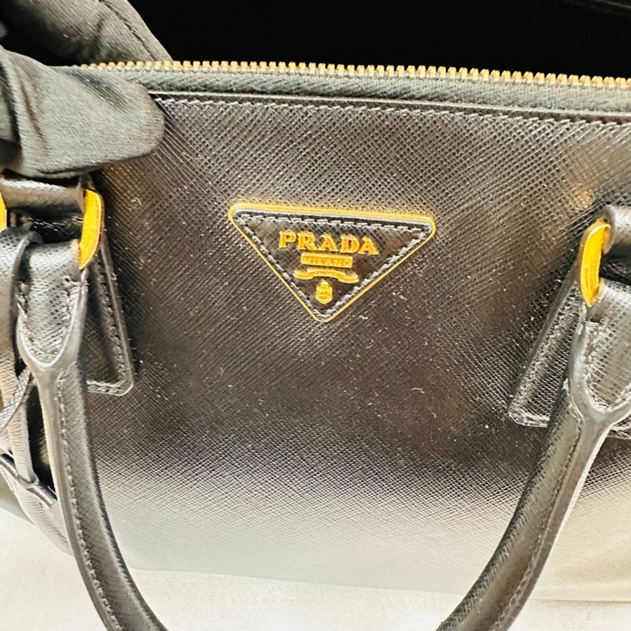 PRADA 黑色防刮牛皮金釦貝殼包 專櫃165000$-13