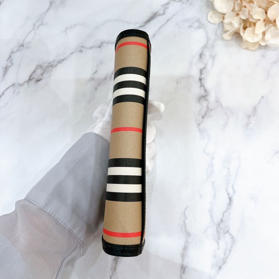 莉亞精品♡Burberry 對開釦式格紋長夾 近新美夾-4