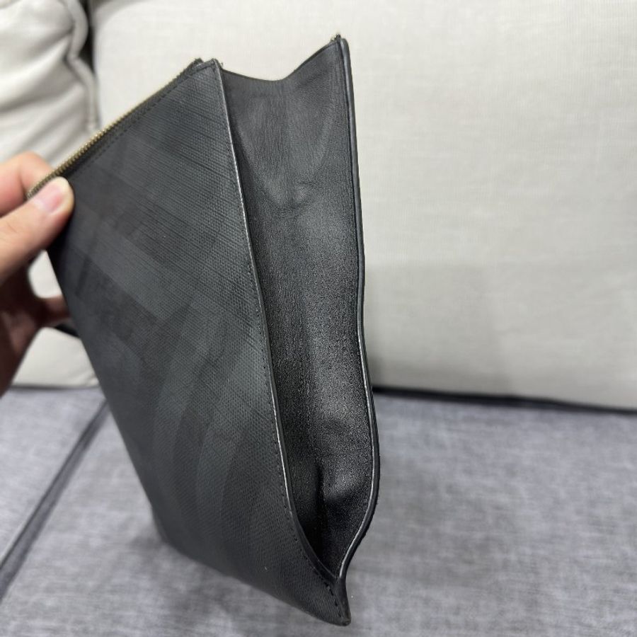 Burberry London 銀鍊條手拿包-5