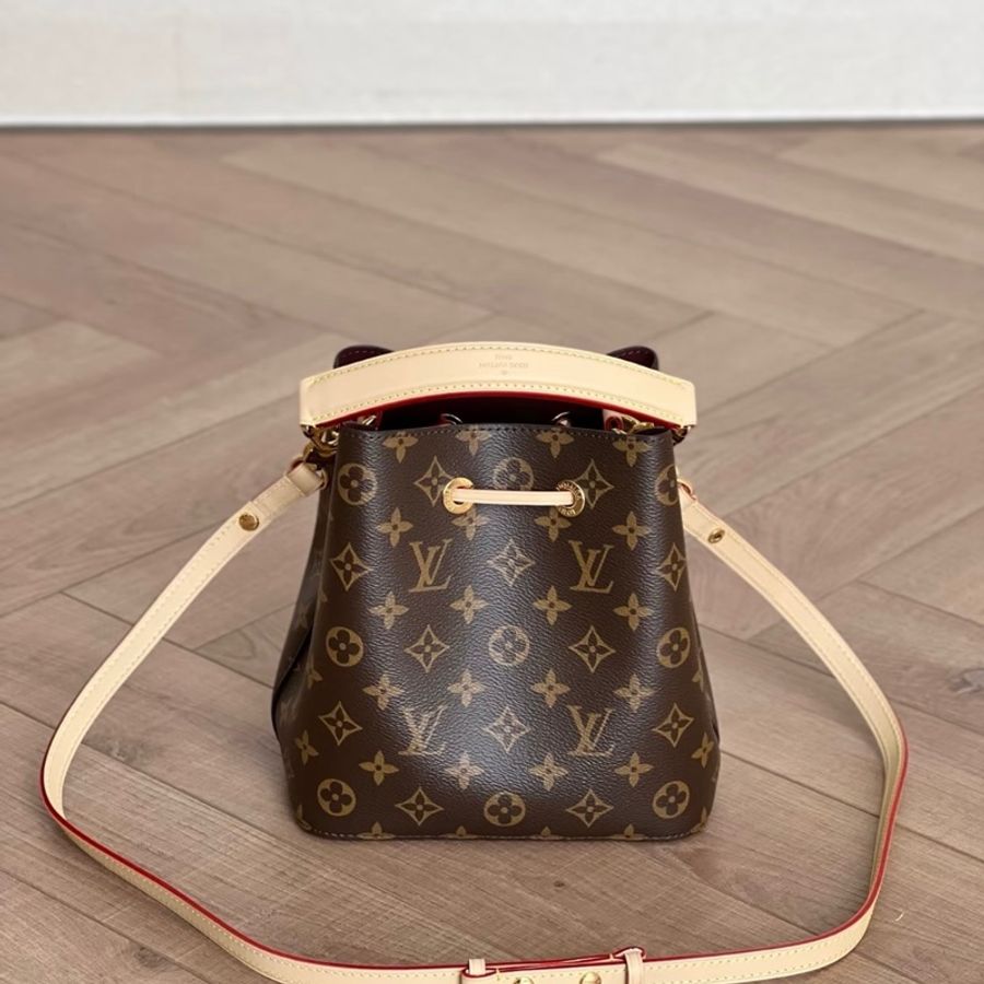 Louis Vuitton LV路易威登 NeoNoe BB 水桶包 M46581/全新品-8