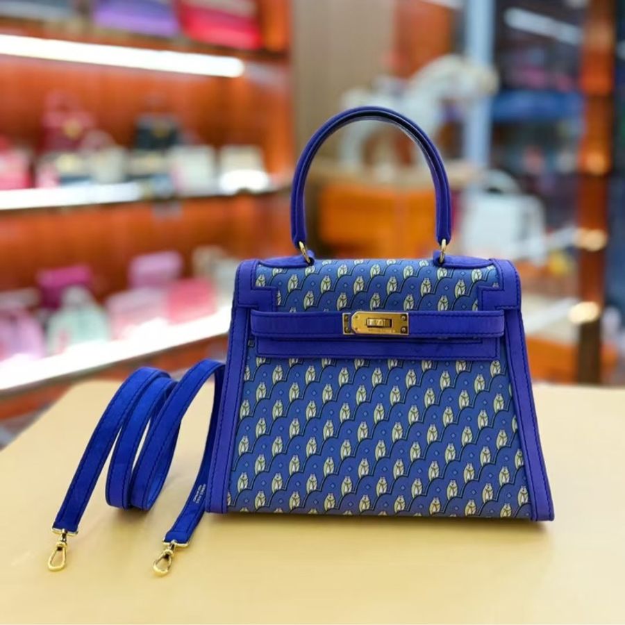 全球唯一 Hermes Kelly 20 貓頭鷹 🦉 大耳朵 麂皮 真絲綢 ~ 金扣 現貨 收藏家來-1