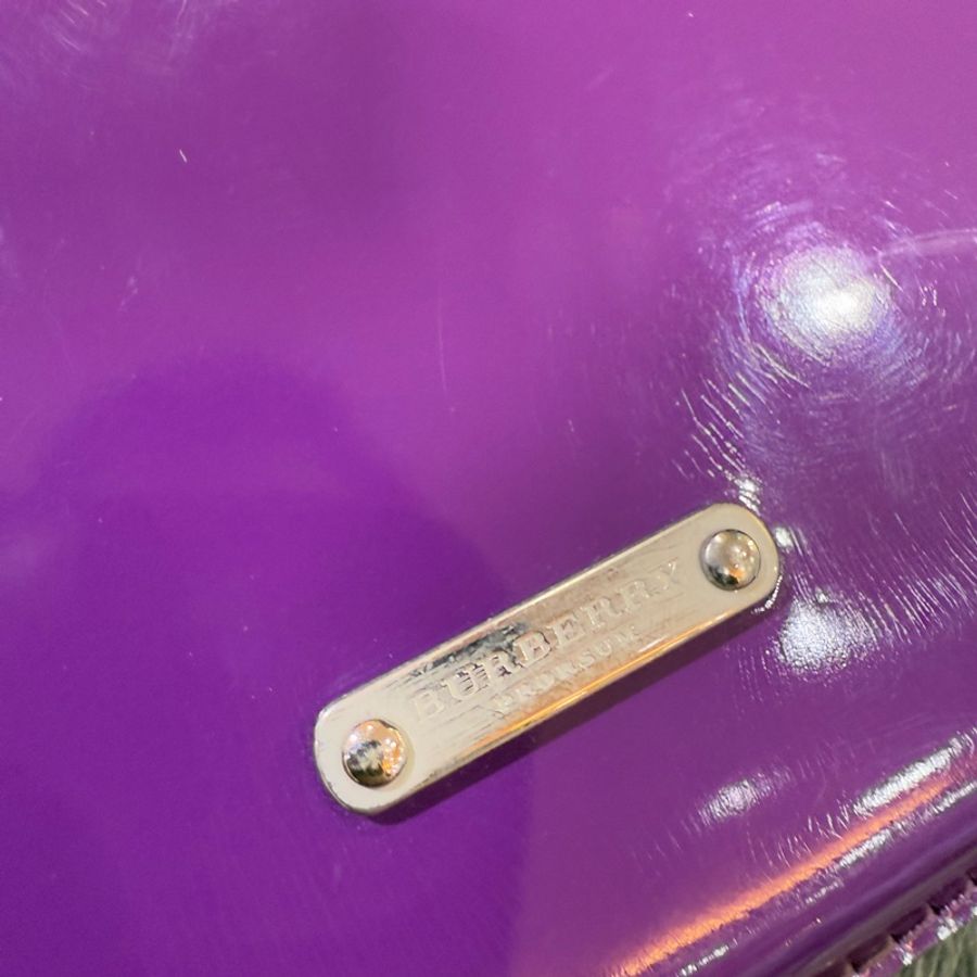 BURBERRY 葡萄 紫 漆皮 掀蓋 肩背包 斜背包 兩用包 手拿包 夜店包 晚宴包 臘腸包 淑女包 貝殼包-15