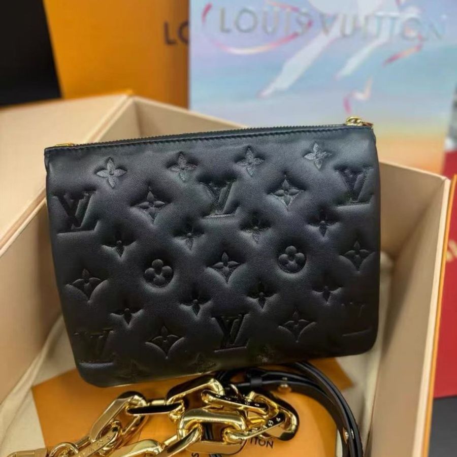 💎Lv cousin 山羊皮全黑壓紋小號 全新配件齊全-4