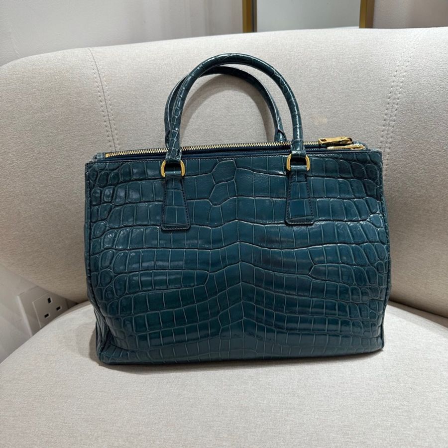 Prada-2