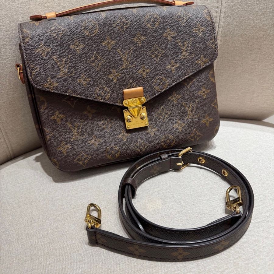 Louis Vuitton-15