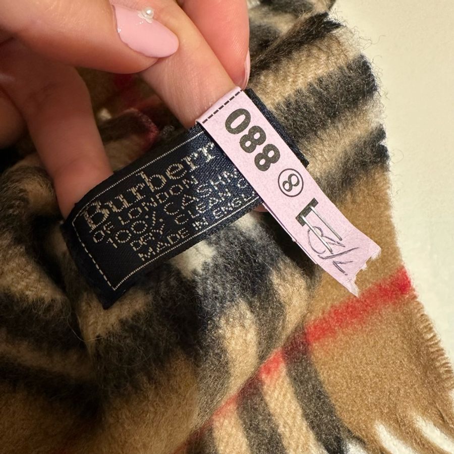 ✖️售出✖️Burberrys 英倫紳士感 100% Cashmere 羊絨軟糯親膚 經典品牌格紋羊毛圍巾🧣-10