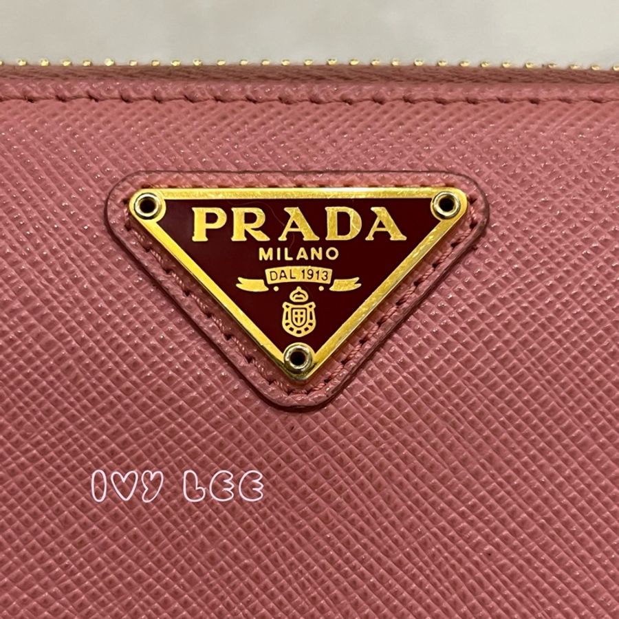 PRADA SAFFIANO 立體品牌金色LOGO防刮皮革 拉鍊長夾 粉紅色 拼色 1ML506 二手精品-2