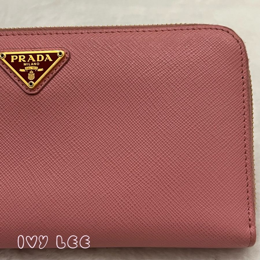 PRADA SAFFIANO 立體品牌金色LOGO防刮皮革 拉鍊長夾 粉紅色 拼色 1ML506 二手精品-27