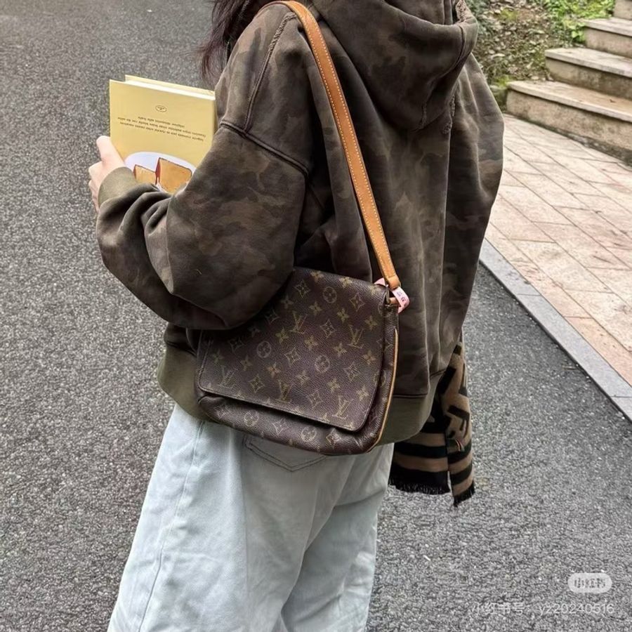 LV 老花橫版王菲包 腋下包 肩背包-31