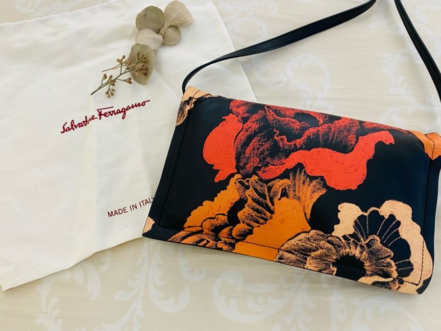SALVATORE FERRAGAMO 小牛皮罌粟花印花迷你 Viva Bow 單肩包-1