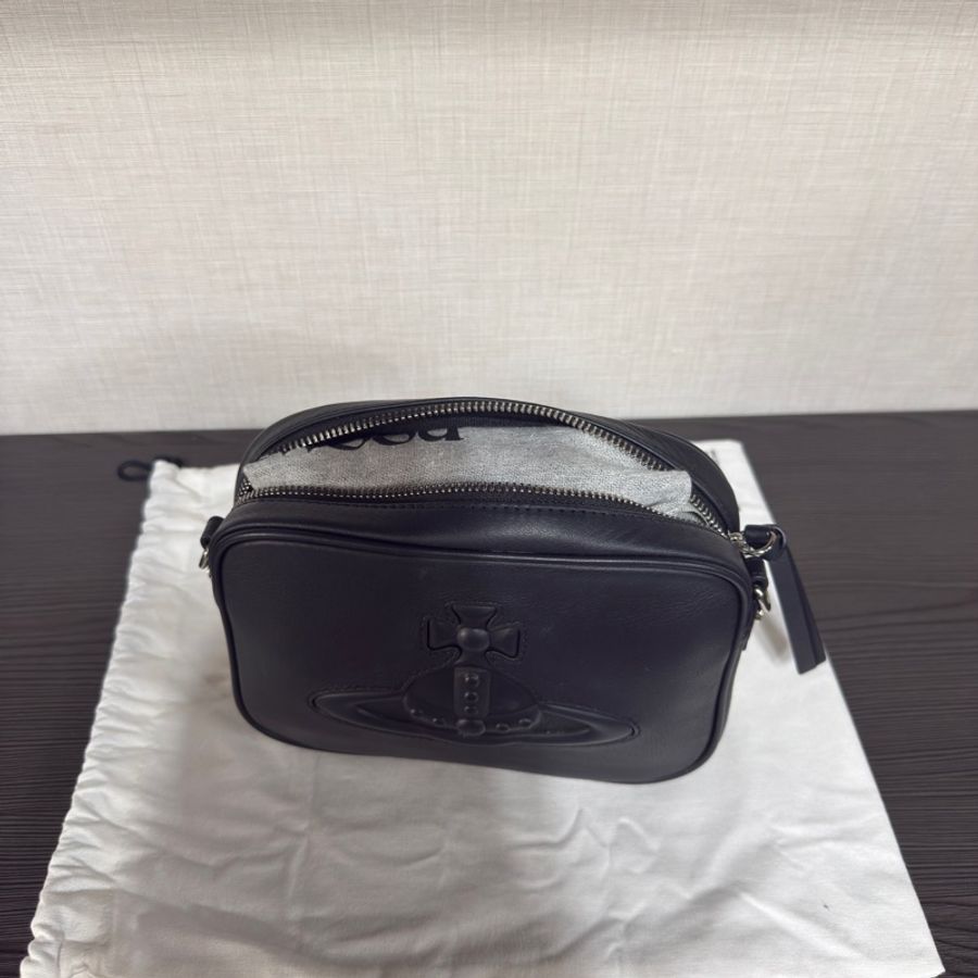 💎Vivienne Westwood Anna 滑面皮革星球浮雕𝕃𝕆𝔾𝕠-4