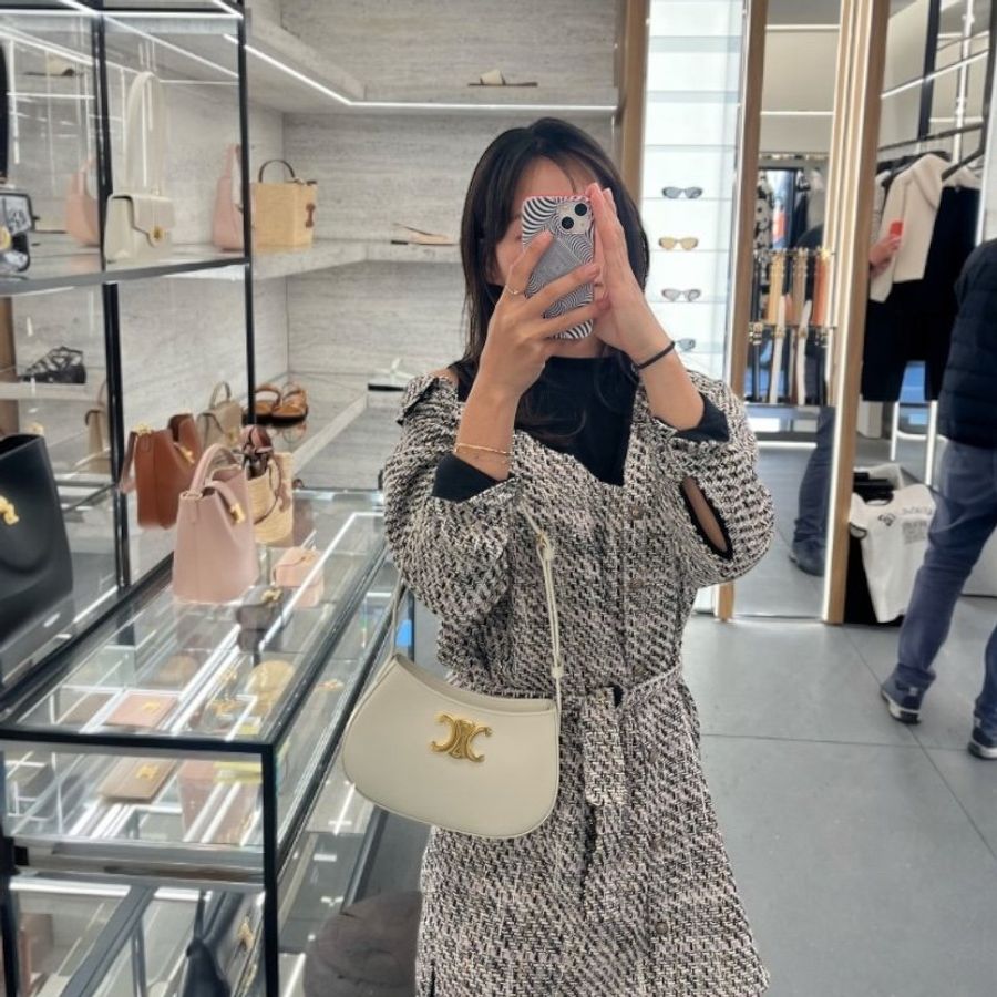🎉新品好折扣✨Celine 115703 凱旋門中款 Tilly 包  米白色-2