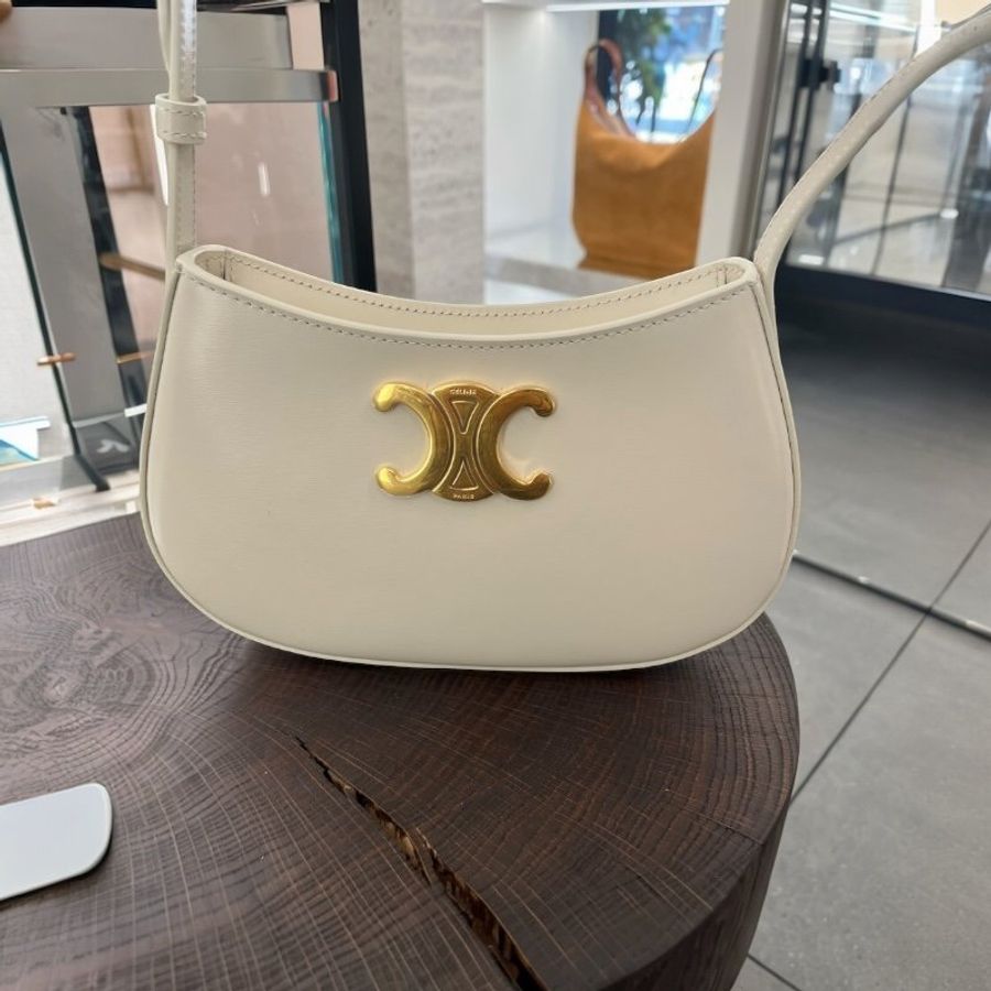 🎉新品好折扣✨Celine 115703 凱旋門中款 Tilly 包  米白色-6