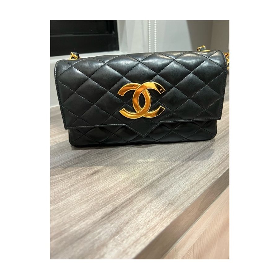 Chanel古董黑色大Logo信封包羊皮-0