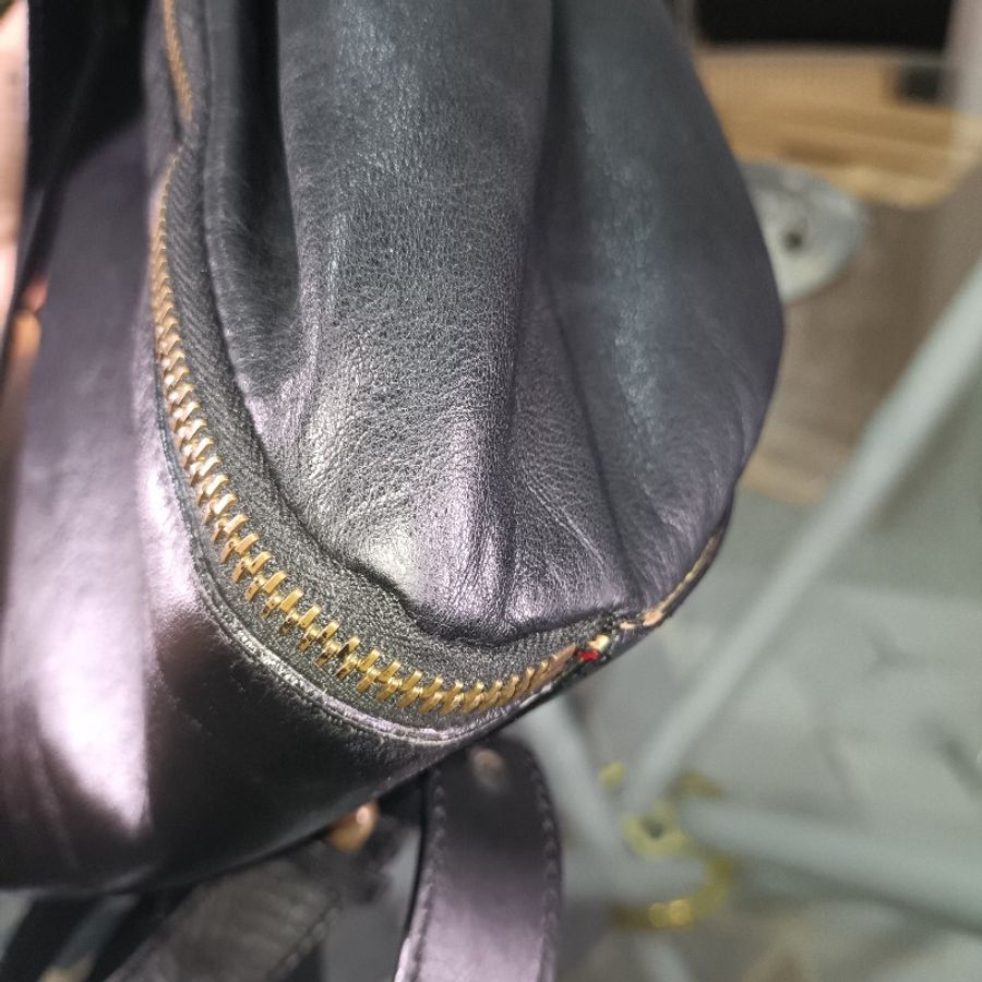 CELINE 黑色牛皮小背包-7