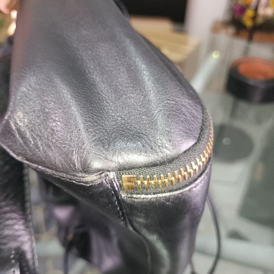 CELINE 黑色牛皮小背包-10