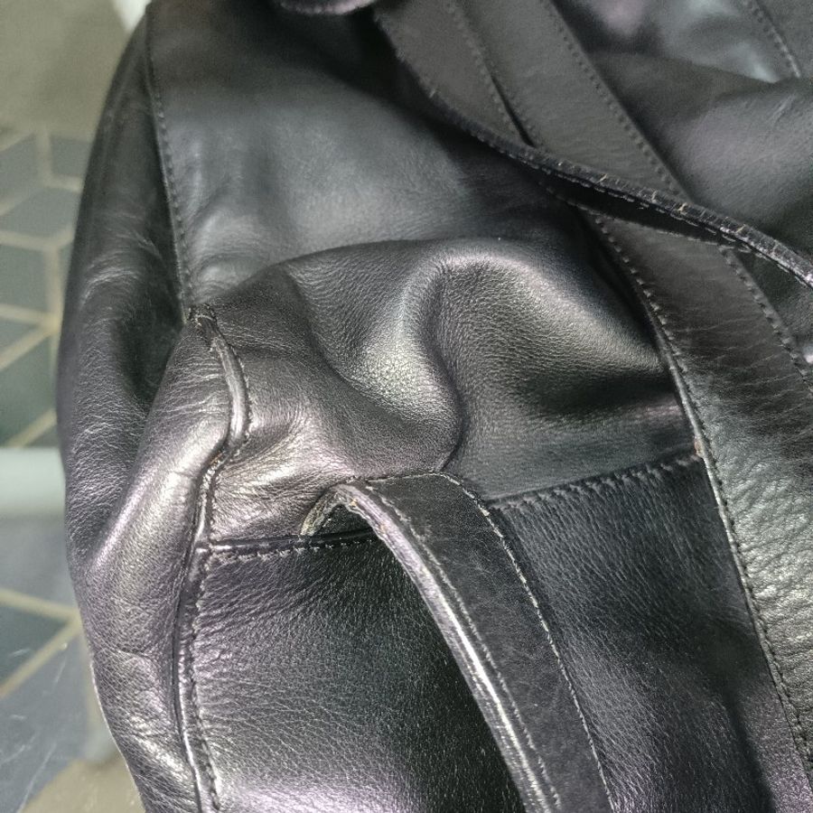 CELINE 黑色牛皮小背包-12