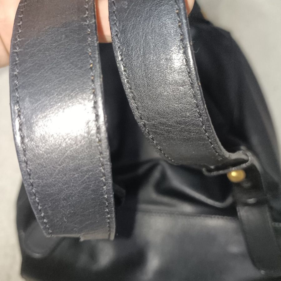 CELINE 黑色牛皮小背包-26
