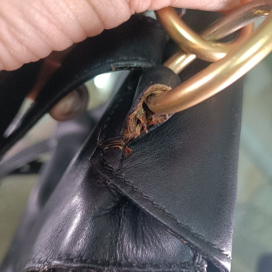 CELINE 黑色牛皮小背包-34
